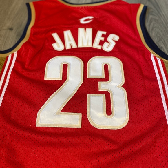 Lebron James Cleveland Cavaliers Jersey - Picture 4 of 4